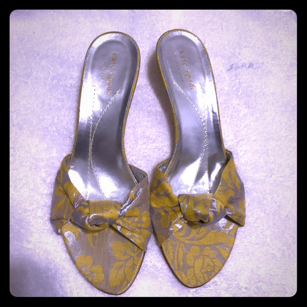 NEW♠️KATE♠️Spade sandals is new nice and clean. - Picture 2 of 6